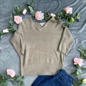 Brownquarter sleeved New York & company top